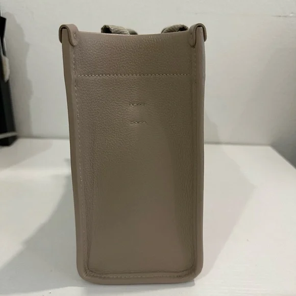 Balenciaga Hardware Leather Tote - Picture 8 of 10